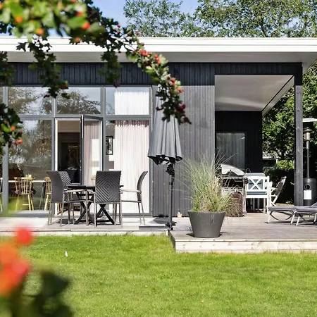 Дом отдыха Open Garden Life In New Summer House *